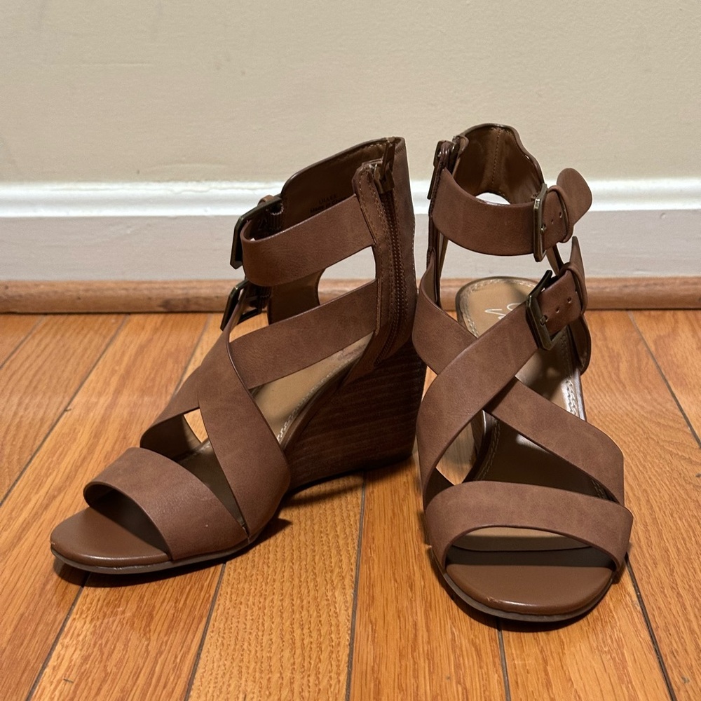 Crown Vintage Brown Strappy Wedges Size 6